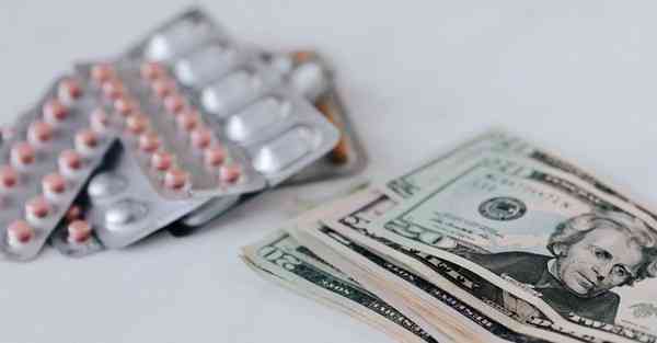 IQ智能博士机器人：未来教育的引领者