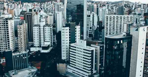 人工智能车变成机器人车