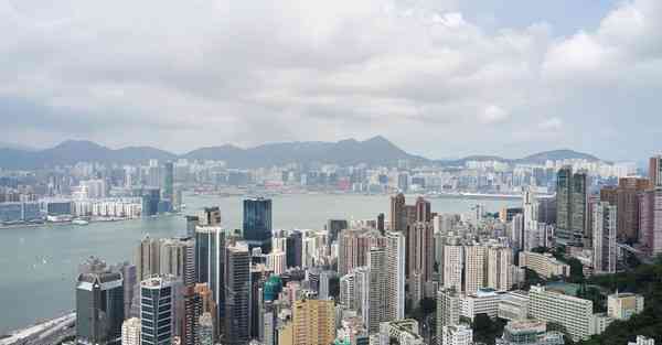 智能机器人优学派V6智能机器：未来教育的助手