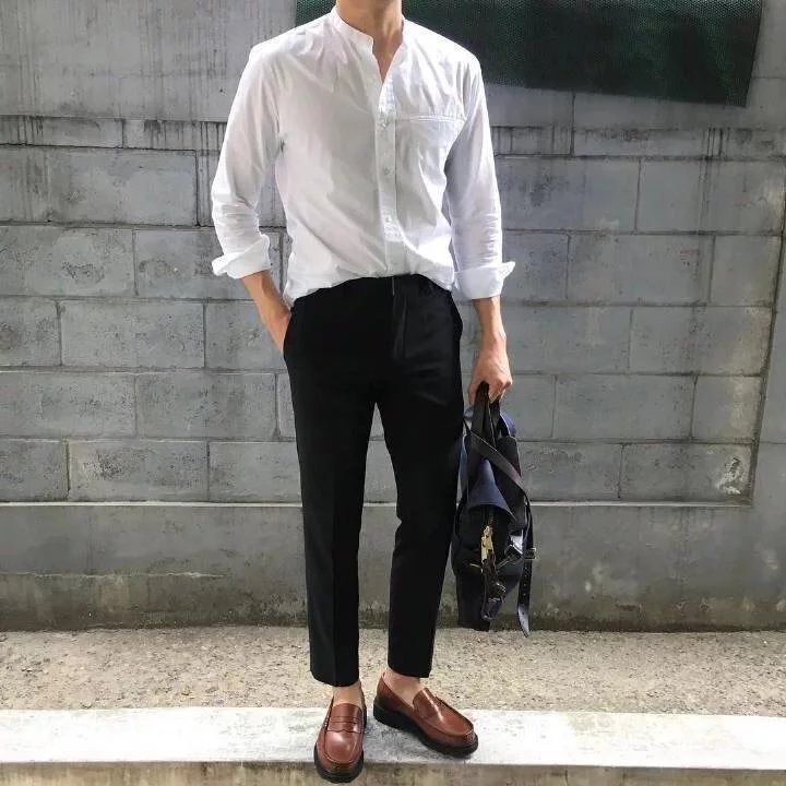 伊霭茂文