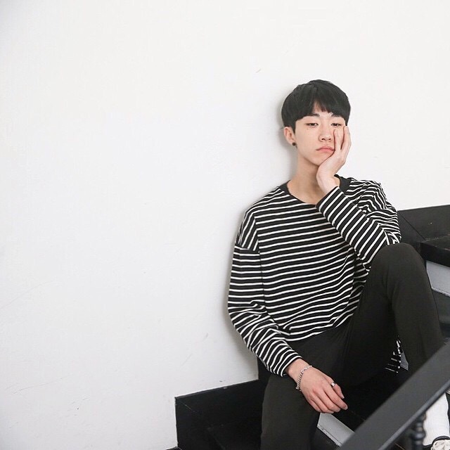 胥坚绿莺