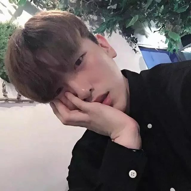 鲍琼宏贤