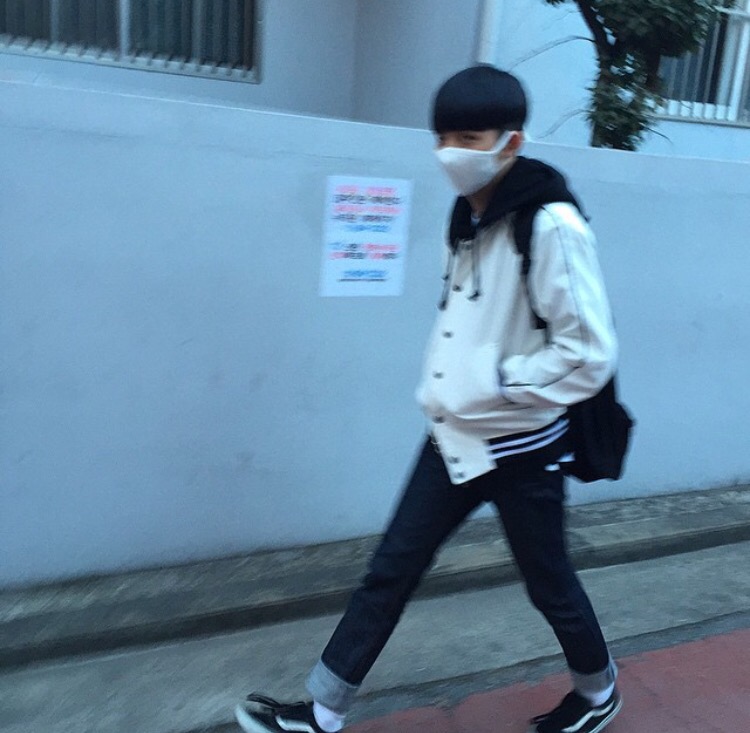 支苑纨哲